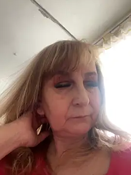 Snapshot of Irina2909@xh chatting on 02/18/26, 12:12 Irina2909xh online show from 02/18/26, 12:12