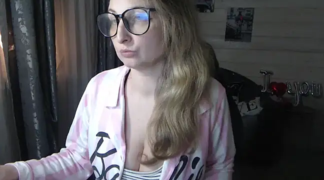 RubiLakros online show from 03/05/25, 04:24