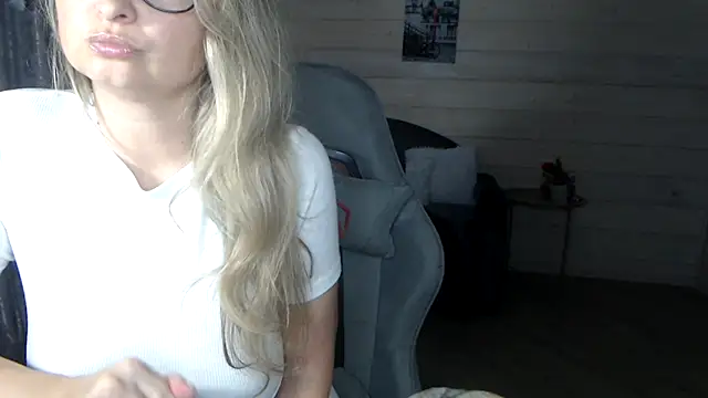 RubiLakros online show from 10/21/25, 10:27