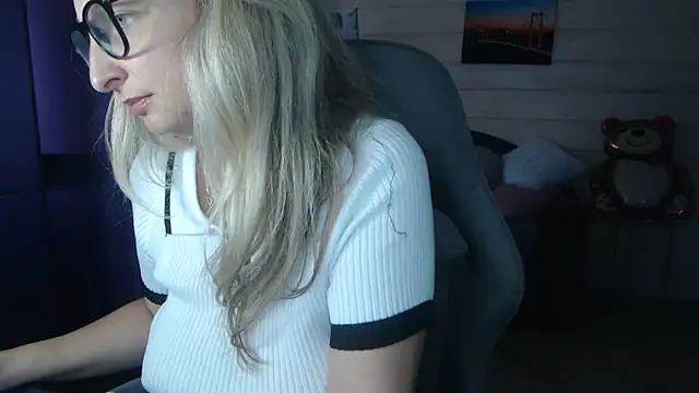 RubiLakros online show from 04/23/26, 10:25