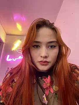 Snapshot of Tulipa_ chatting on 12/19/24, 10:10 Tulipa online show from 12/19/24, 10:10