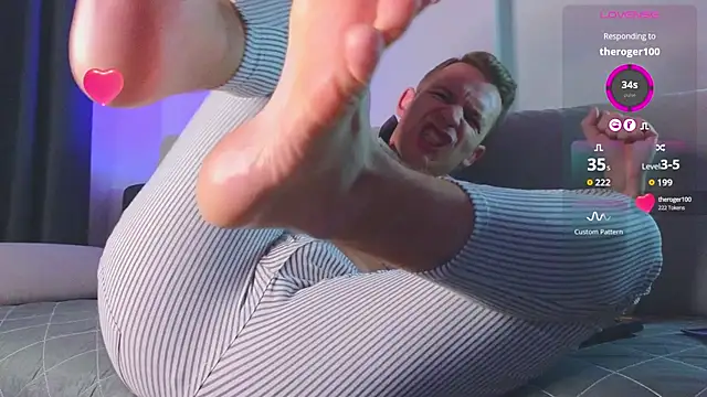 S3Xyes online show from 10/07/25, 02:53