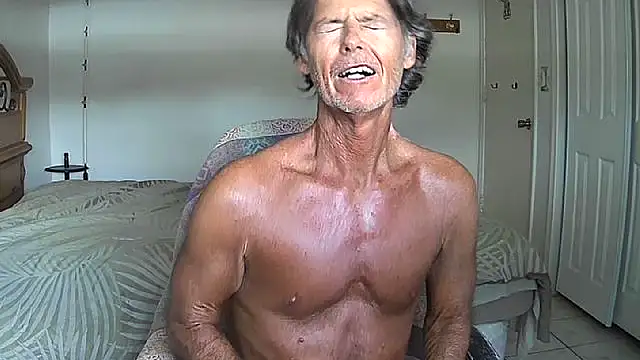 nakeedcowboi65 online show from 04/20/26, 07:04