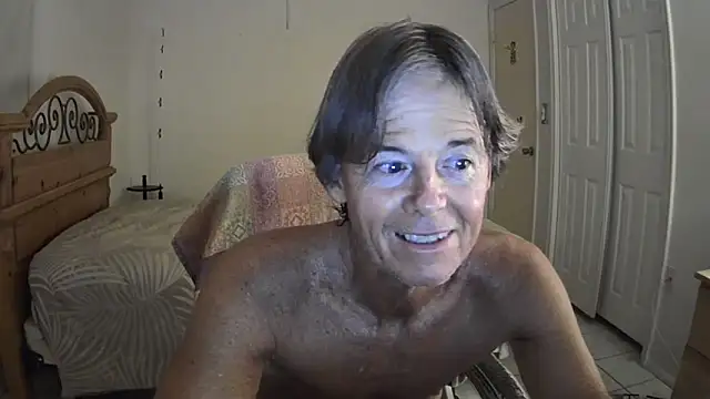 nakeedcowboi65 online show from 05/06/26, 07:46