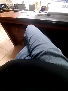 Snapshot of kayahan4 chatting on 12/01/25, 03:39 kayahan4 online show from 12/01/25, 03:39