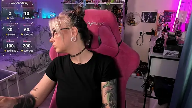 ChloeKohaku online show from 04/24/26, 03:31