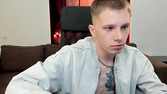 Snapshot of arlekincrop chatting on 03/20/25, 01:35 arlekincrop online show from 03/20/25, 01:35