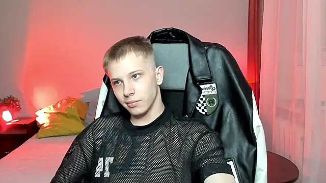 Snapshot of arlekincrop chatting on 03/22/25, 04:47 arlekincrop online show from 03/22/25, 04:47