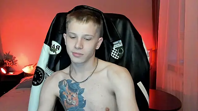 Snapshot of arlekincrop chatting on 03/23/25, 04:27 arlekincrop online show from 03/23/25, 04:27