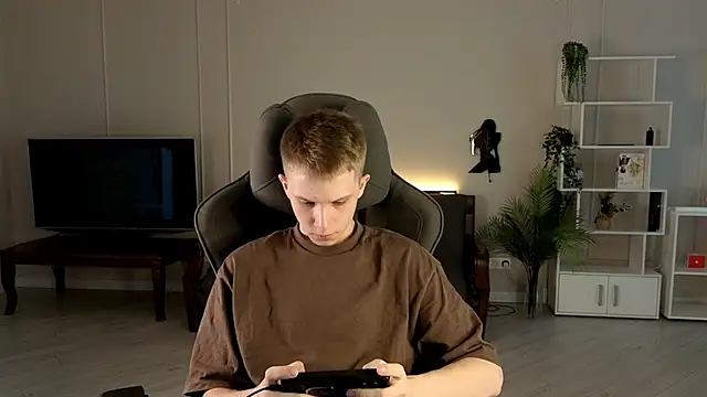 Snapshot of arlekincrop chatting on 09/18/25, 08:05 arlekincrop online show from 09/18/25, 08:05