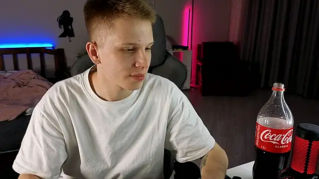 Snapshot of arlekincrop chatting on 09/22/25, 08:55 arlekincrop online show from 09/22/25, 08:55