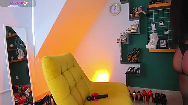 Ashley leon  online show from 02/13/26, 01:29