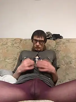 Snapshot of maciej chatting on 12/18/24, 04:31 maciej online show from 12/18/24, 04:31