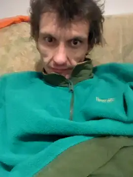 Snapshot of maciej chatting on 02/13/25, 07:42 maciej online show from 02/13/25, 07:42