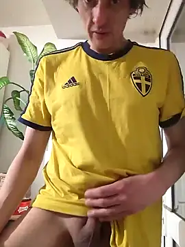 Snapshot of maciej chatting on 02/15/25, 08:54 maciej online show from 02/15/25, 08:54