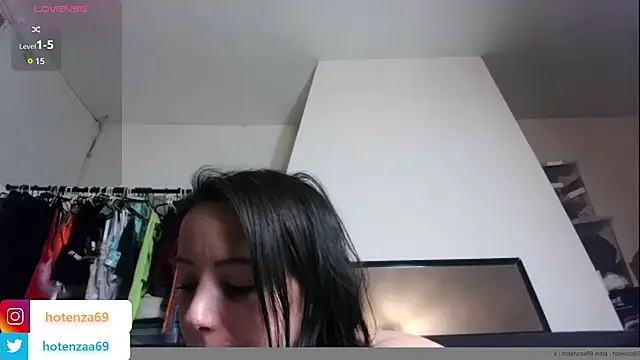 Snapshot of Hotenza69 chatting on 03/03/25, 09:37 Hotenza69 online show from 03/03/25, 09:37