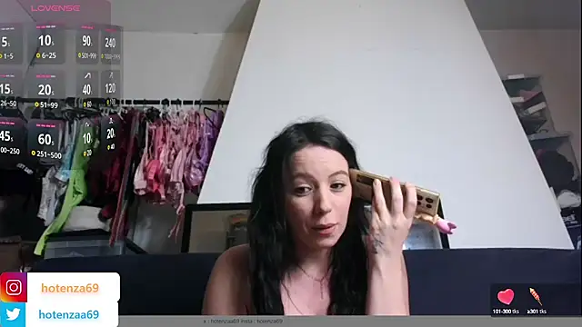 Snapshot of Hotenza69 chatting on 03/15/25, 09:16 Hotenza69 online show from 03/15/25, 09:16