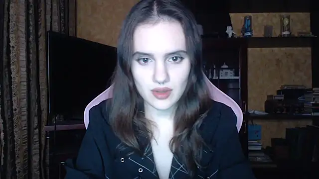 Snapshot of Veronika_kruk chatting on 12/15/24, 06:37 Veronika kruk online show from 12/15/24, 06:37