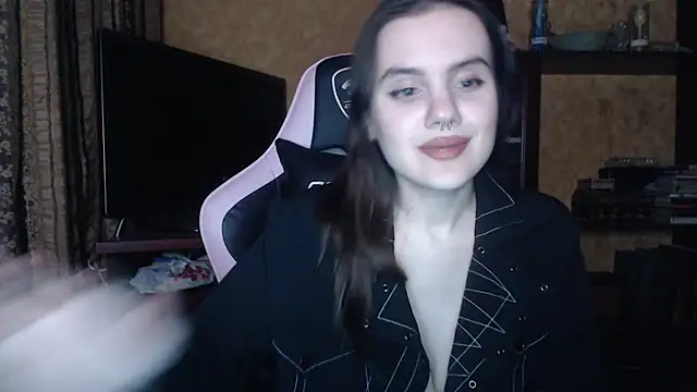 Snapshot of Veronika_kruk chatting on 01/04/25, 06:51 Veronika kruk online show from 01/04/25, 06:51