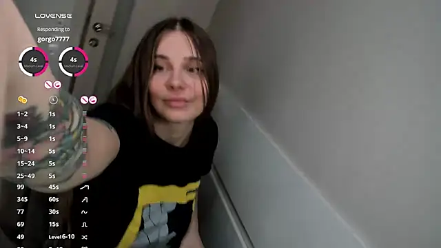 Snapshot of JuliaBusty chatting on 02/05/25, 03:42 JuliaBusty online show from 02/05/25, 03:42