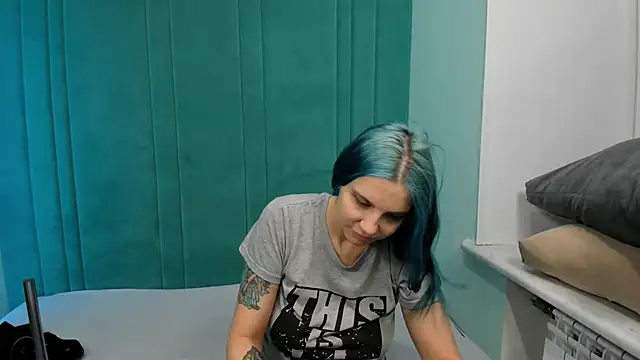 JuliaBusty online show from 12/16/25, 04:28