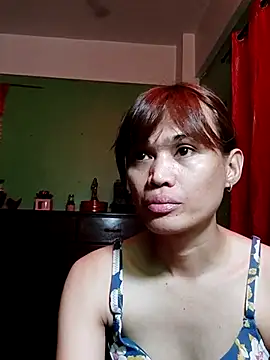 Snapshot of QueenSoreal chatting on 09/19/25, 04:40 QueenSoreal online show from 09/19/25, 04:40