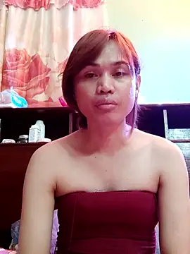 Snapshot of QueenSoreal chatting on 10/13/25, 06:08 QueenSoreal online show from 10/13/25, 06:08