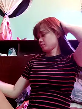 Snapshot of QueenSoreal chatting on 10/18/25, 04:30 QueenSoreal online show from 10/18/25, 04:30