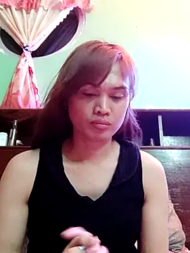 Snapshot of QueenSoreal chatting on 10/19/25, 04:07 QueenSoreal online show from 10/19/25, 04:07