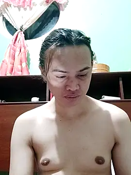 Snapshot of QueenSoreal chatting on 11/13/25, 04:28 QueenSoreal online show from 11/13/25, 04:28