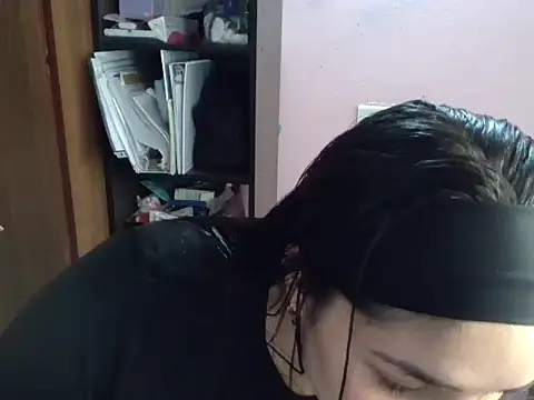 Snapshot of sara_110323 chatting on 11/27/25, 05:48 sara 110323 online show from 11/27/25, 05:48