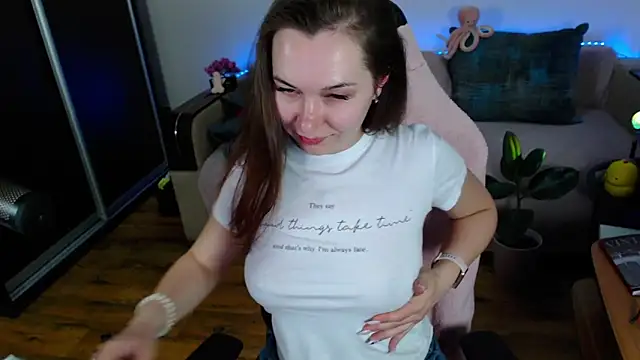 Snapshot of LizaSexy20 chatting on 03/22/25, 09:21 LizaSexy20 online show from 03/22/25, 09:21