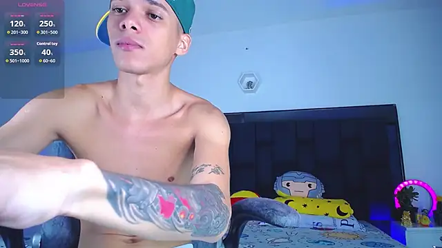 Snapshot of Nice_ButtX chatting on 09/18/25, 03:14 Nice ButtX online show from 09/18/25, 03:14