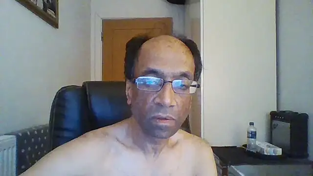 Snapshot of rauncher1 chatting on 09/11/25, 08:14 rauncher1 online show from 09/11/25, 08:14