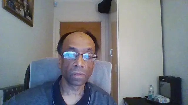 Snapshot of rauncher1 chatting on 10/21/25, 08:15 rauncher1 online show from 10/21/25, 08:15