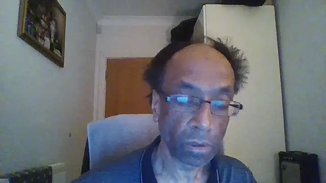 Snapshot of rauncher1 chatting on 11/14/25, 09:19 rauncher1 online show from 11/14/25, 09:19