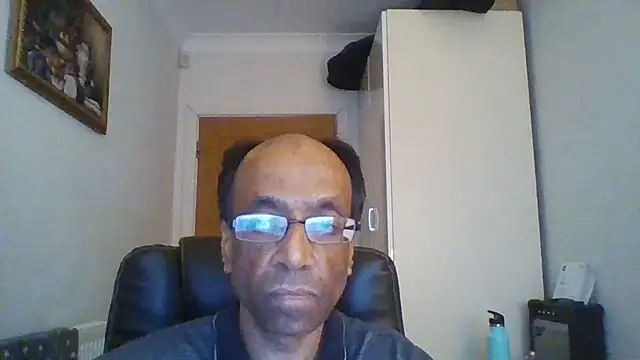 Snapshot of rauncher1 chatting on 12/05/25, 01:09 rauncher1 online show from 12/05/25, 01:09