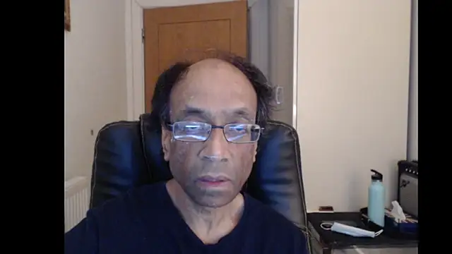 Snapshot of rauncher1 chatting on 06/08/26, 08:04 rauncher1 online show from 06/08/26, 08:04