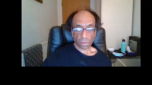 Snapshot of rauncher1 chatting on 06/10/26, 08:24 rauncher1 online show from 06/10/26, 08:24
