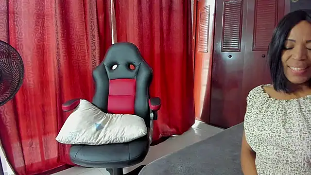 Snapshot of LUISSA_ chatting on 01/30/25, 12:37 LUISSA online show from 01/30/25, 12:37