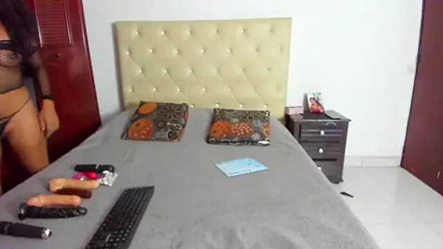 Snapshot of LUISSA_ chatting on 03/10/25, 01:21 LUISSA online show from 03/10/25, 01:21