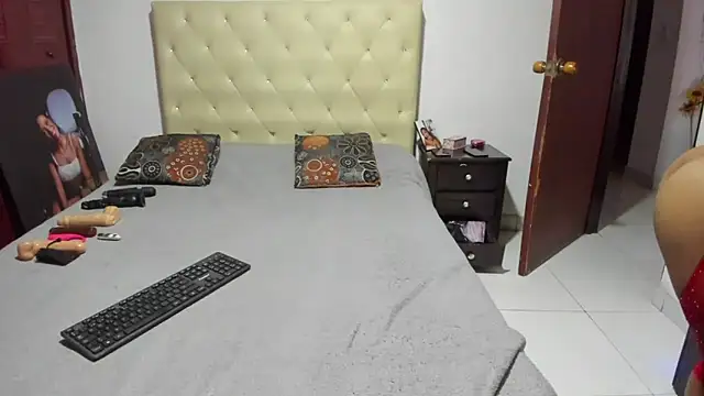 Snapshot of LUISSA_ chatting on 11/06/25, 11:33 LUISSA online show from 11/06/25, 11:33