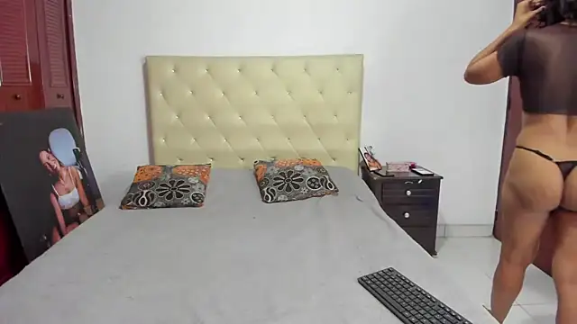 Snapshot of LUISSA_ chatting on 11/07/25, 12:38 LUISSA online show from 11/07/25, 12:38