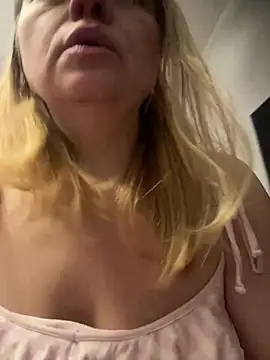 Susanel online show from 02/21/25, 03:10