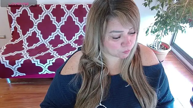 bella savati online show from 03/11/25, 04:51