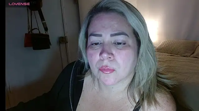 bella savati online show from 10/11/25, 11:14