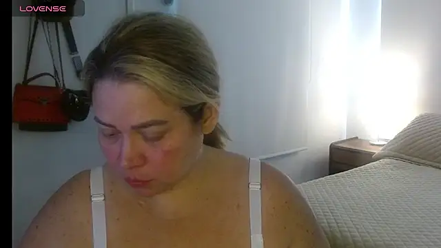 bella savati online show from 10/20/25, 06:52