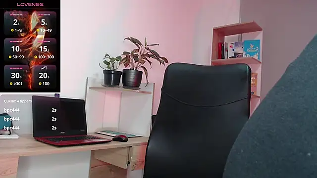 Snapshot of BriannaLorens chatting on 02/09/25, 11:36 BriannaLorens online show from 02/09/25, 11:36