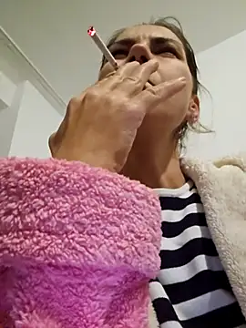 Snapshot of FeliciaKrige chatting on 10/30/25, 09:15 FeliciaKrige online show from 10/30/25, 09:15