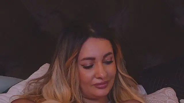 Snapshot of YaaraCollins chatting on 12/04/24, 03:15 YaaraCollins online show from 12/04/24, 03:15